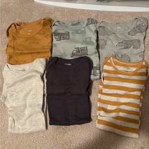 Set of 6 boys’ short sleeve onesies (24 months)